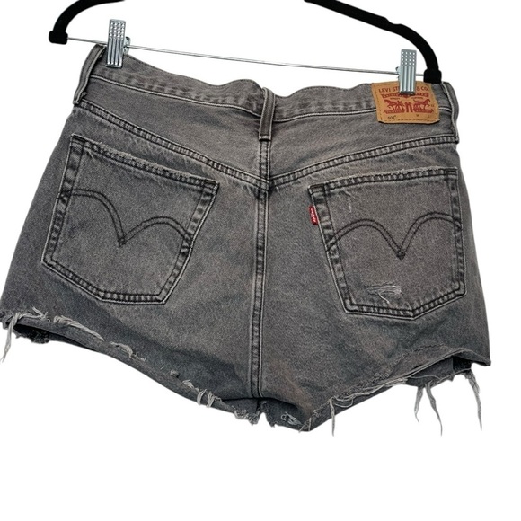 Levi’s High Rise Distressed Cutoff Denim Shorts - Size 31 - Picture 2 of 2